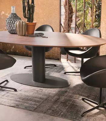 Metaform eetkamertafel tafel Orfis ovaal kolompoot vanderlindeinterieur hoofdfoto